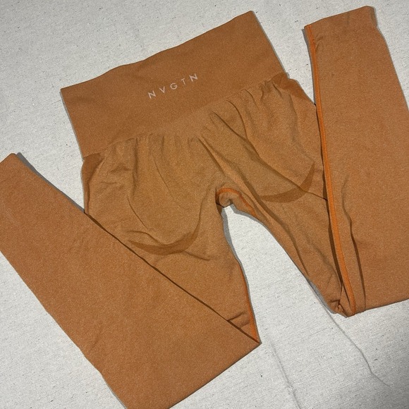 NVGTN Women's Medium Burnt Orange Curve Seamless Leggings Gym Yoga Workout - Picture 1 of 7